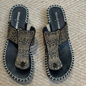 Donald J Pliner Catt2-EU Wedge Thong Sandal.